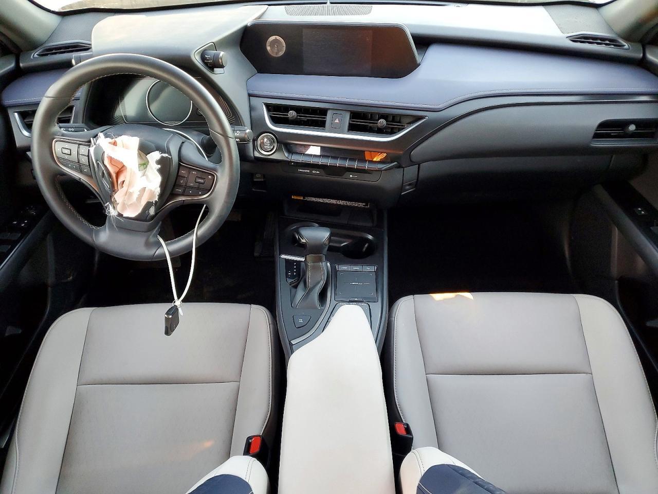 2022 LEXUS UX 200