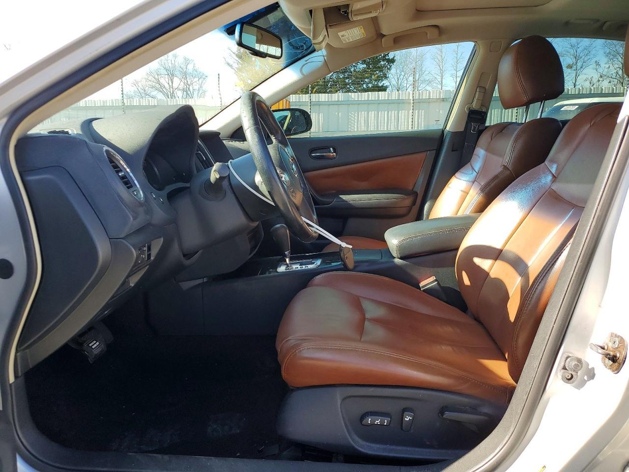 2010 NISSAN Maxima