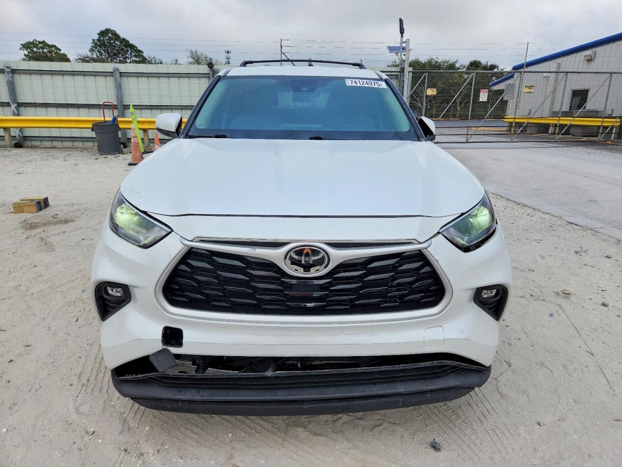 2022 TOYOTA HIGHLANDER