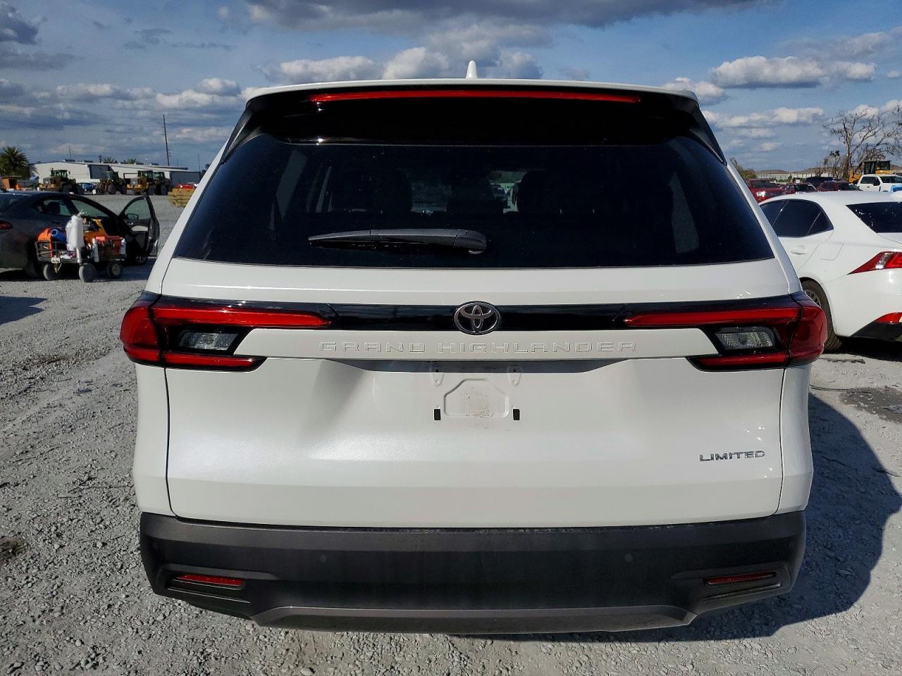 2024 TOYOTA HIGHLANDER