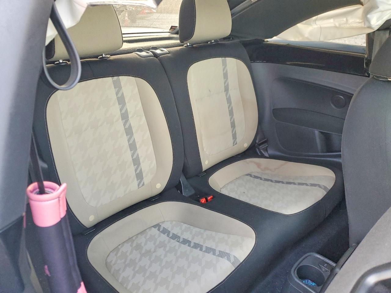 2018 VOLKSWAGEN Beetle
