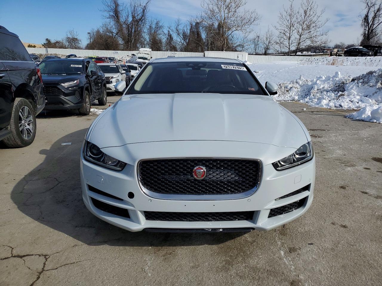 2017 JAGUAR XE
