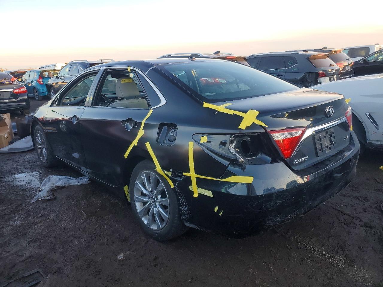 2016 TOYOTA CAMRY