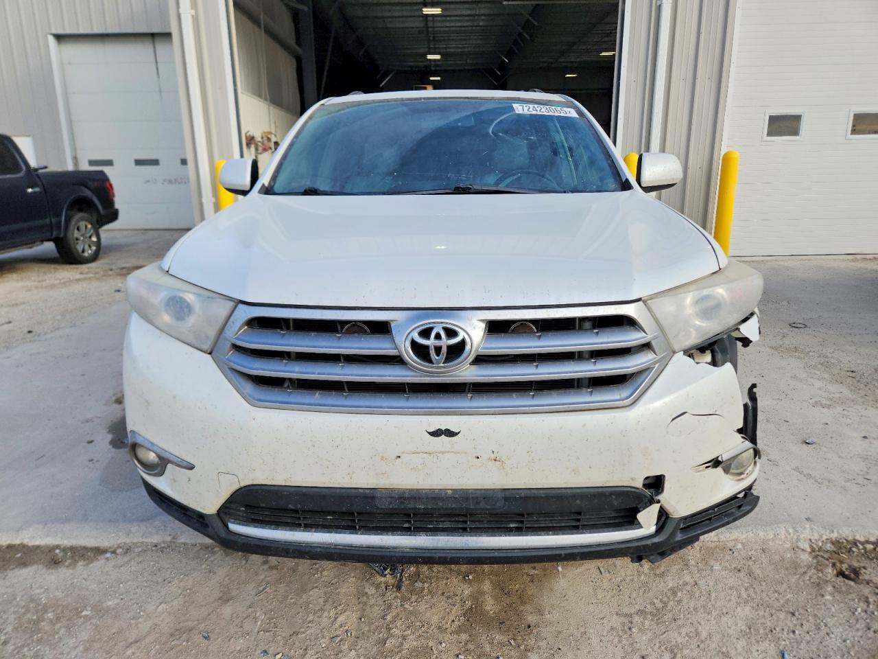 2011 TOYOTA HIGHLANDER