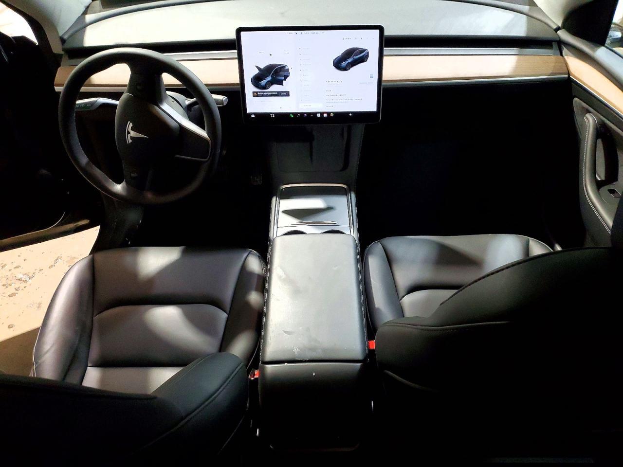 2025 TESLA MODEL Y