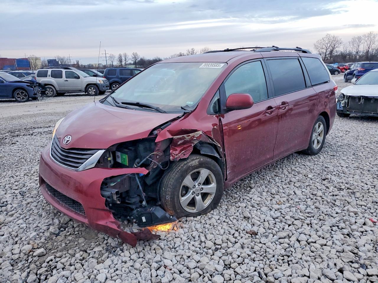 2011 TOYOTA SIENNA