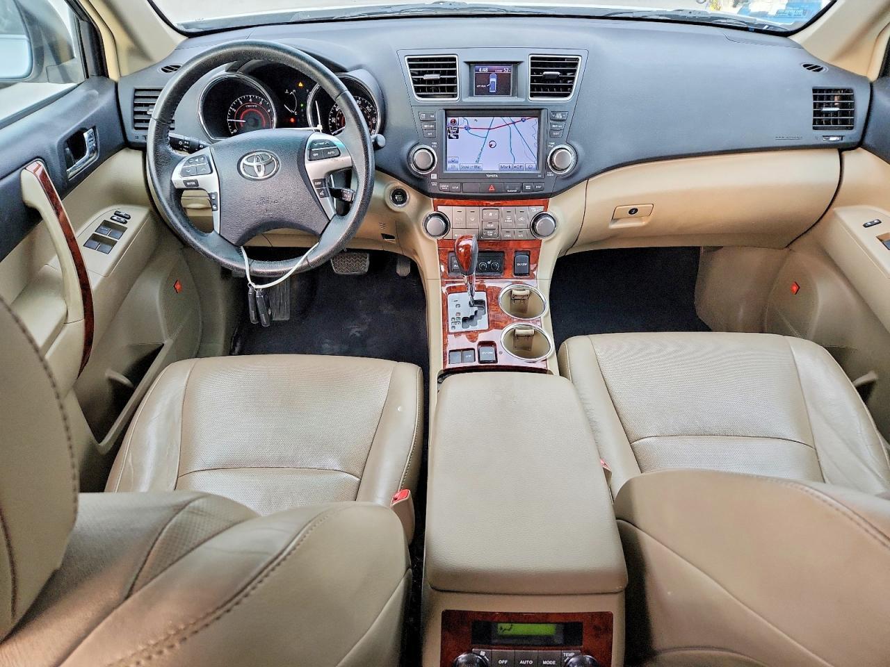2011 TOYOTA HIGHLANDER