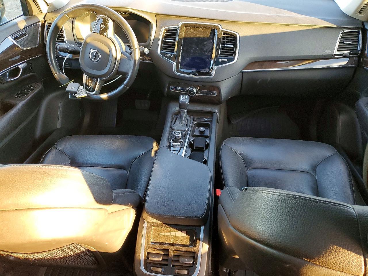 2017 VOLVO XC90