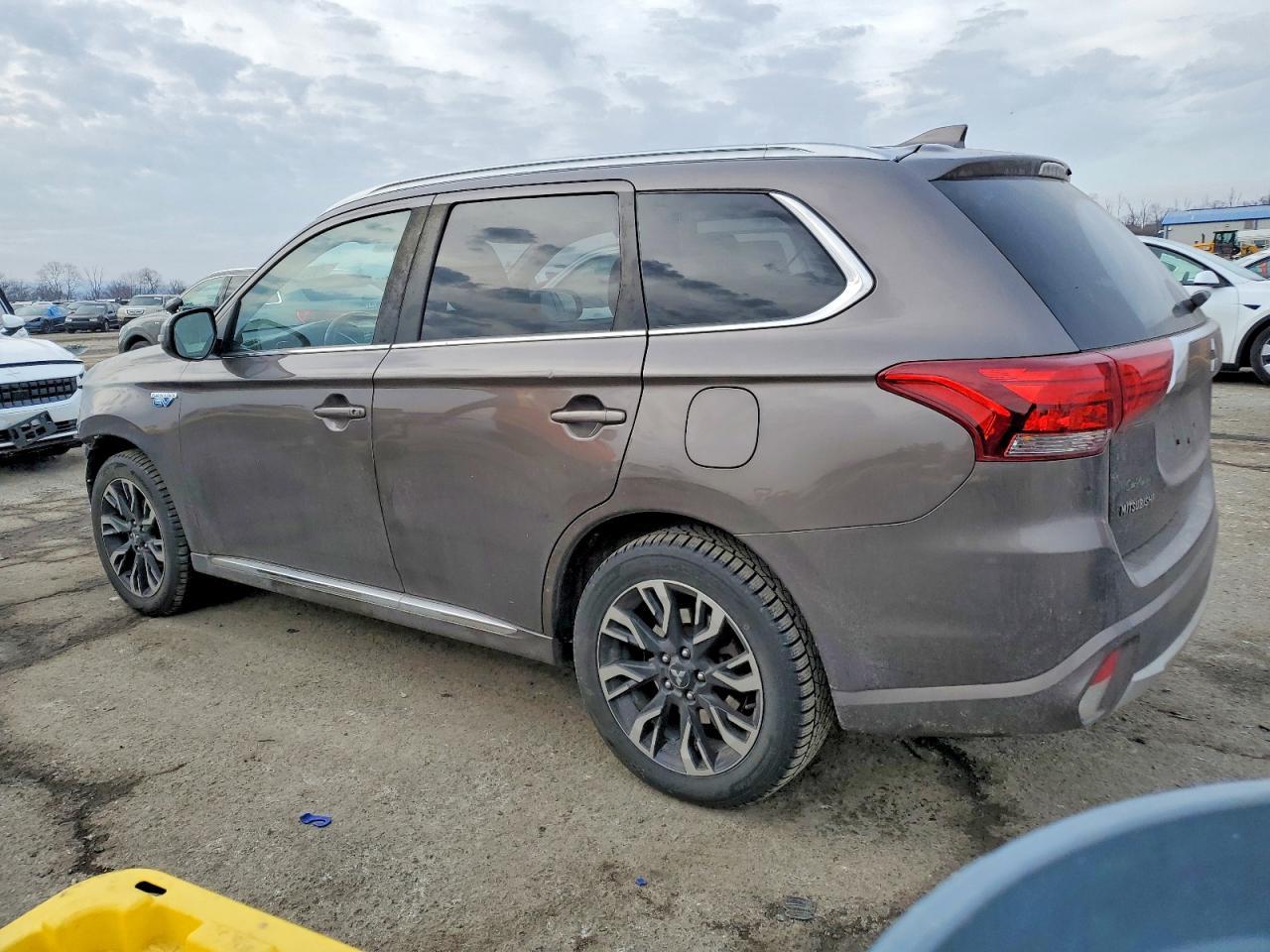 2018 MITSUBISHI outlander