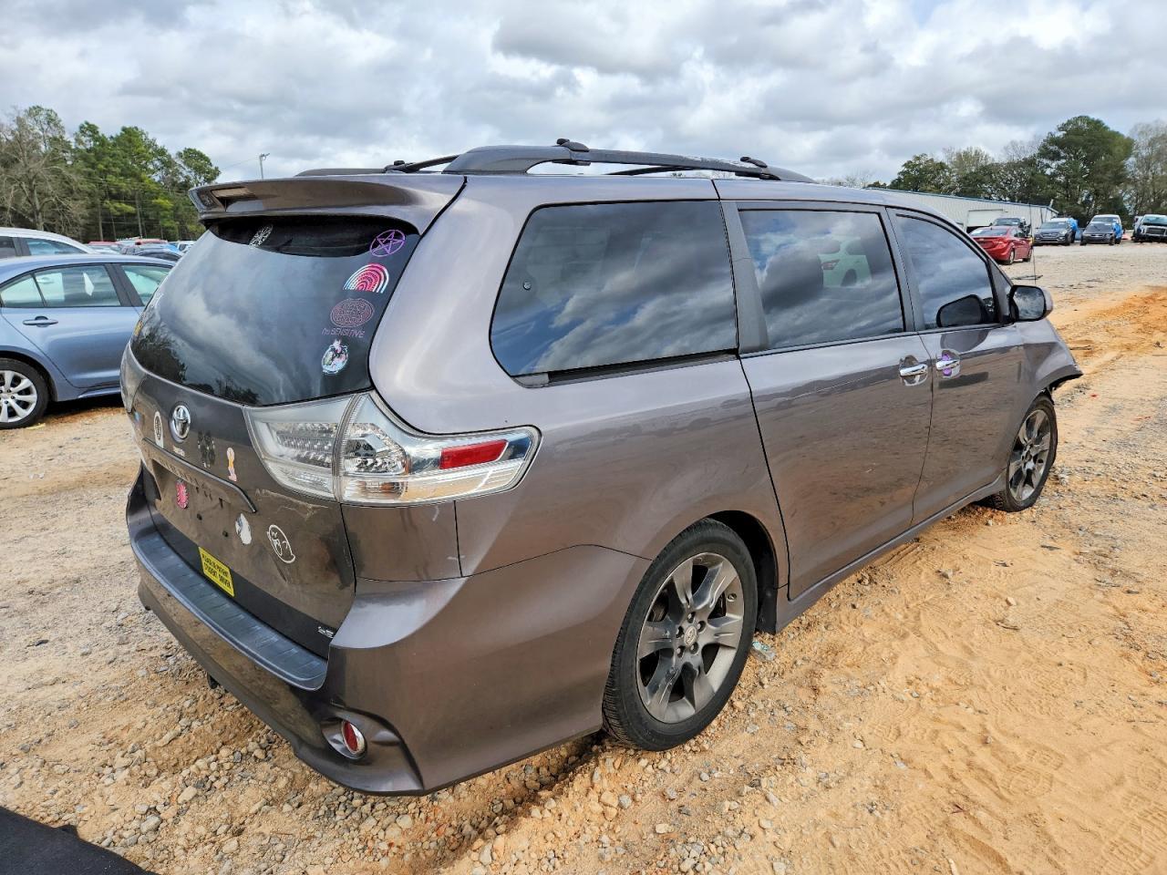 2014 TOYOTA SIENNA