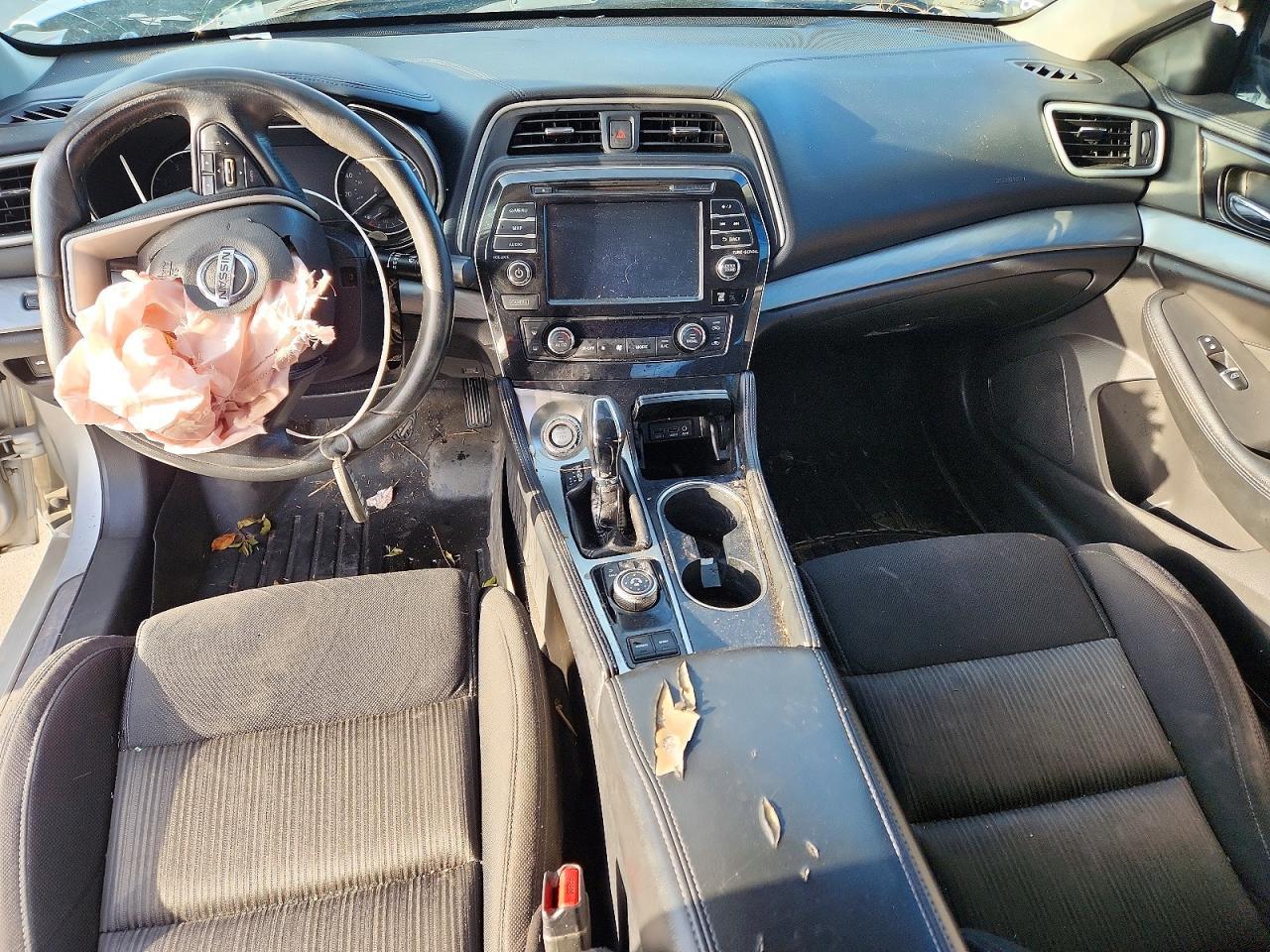 2017 NISSAN Maxima