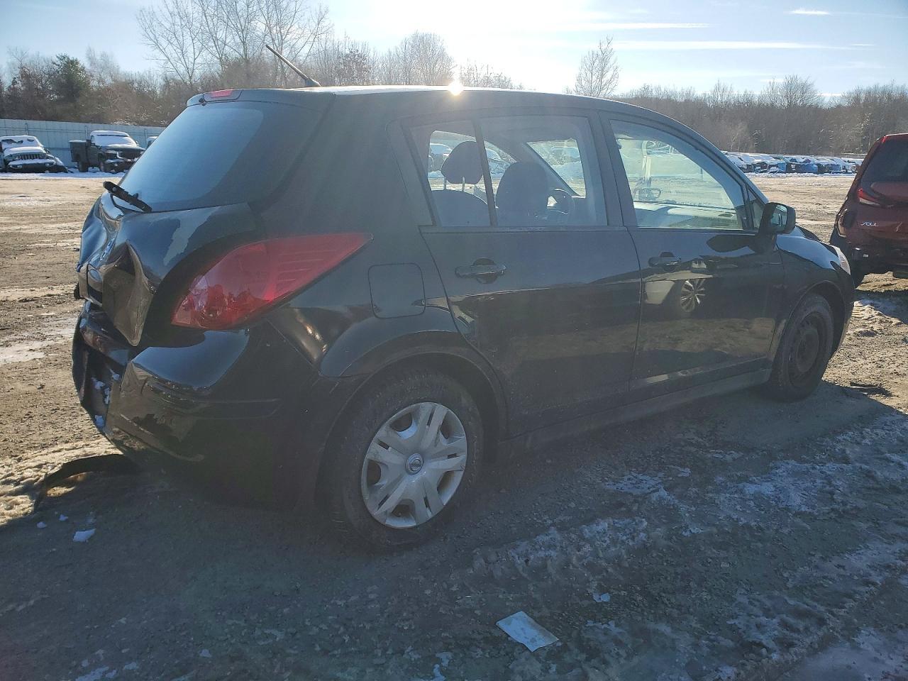 2011 NISSAN VERSA