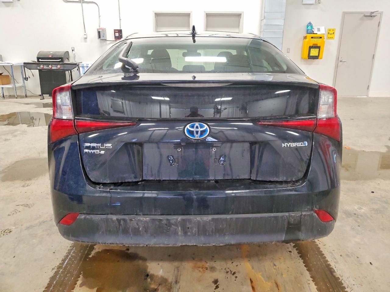 2022 TOYOTA PRIUS