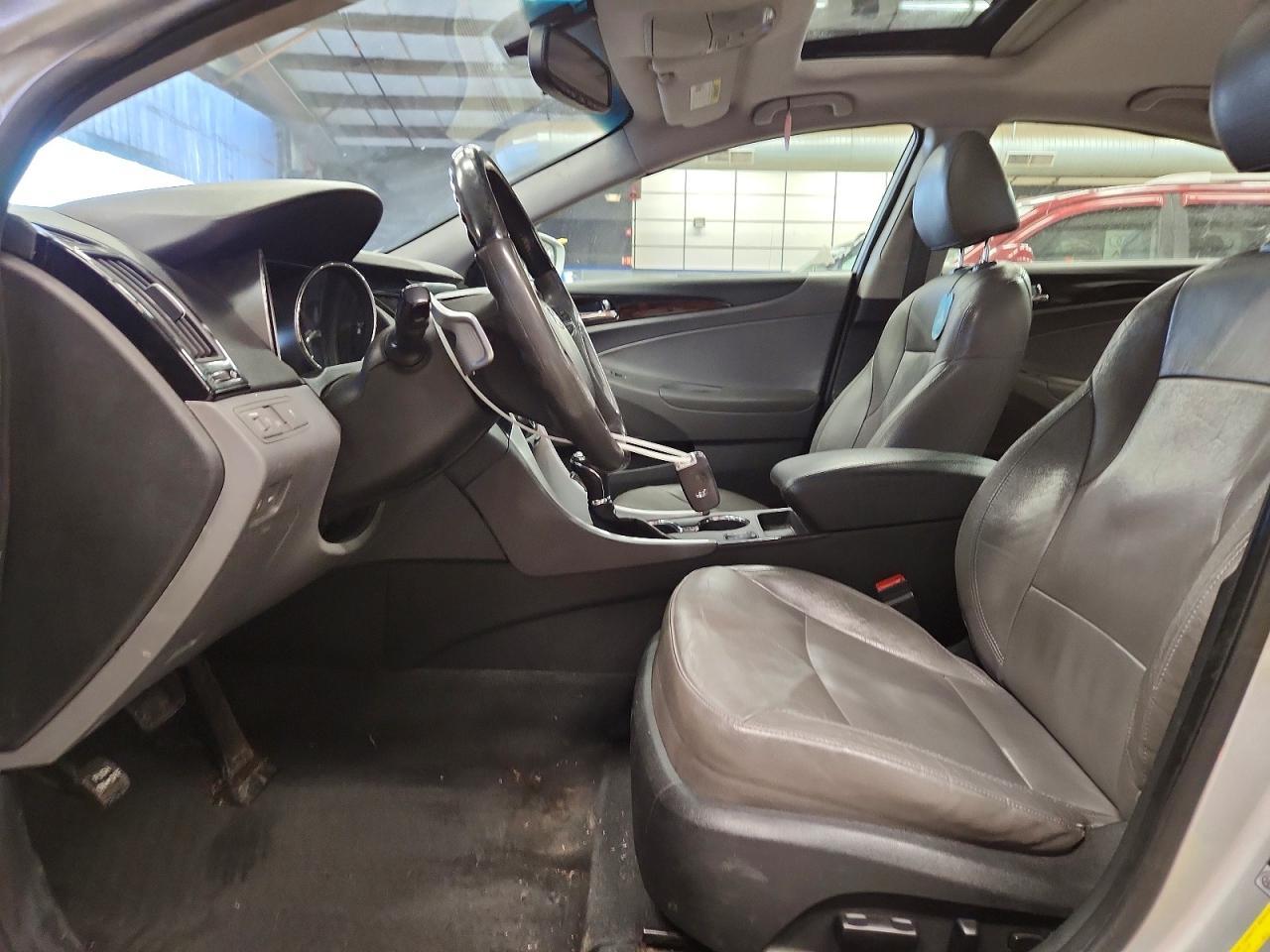 2011 HYUNDAI SONATA