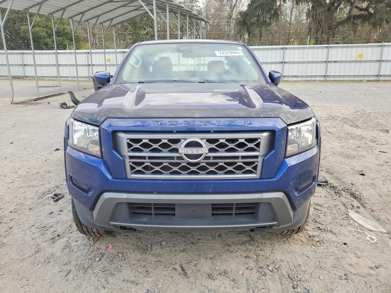 2022 NISSAN Frontier