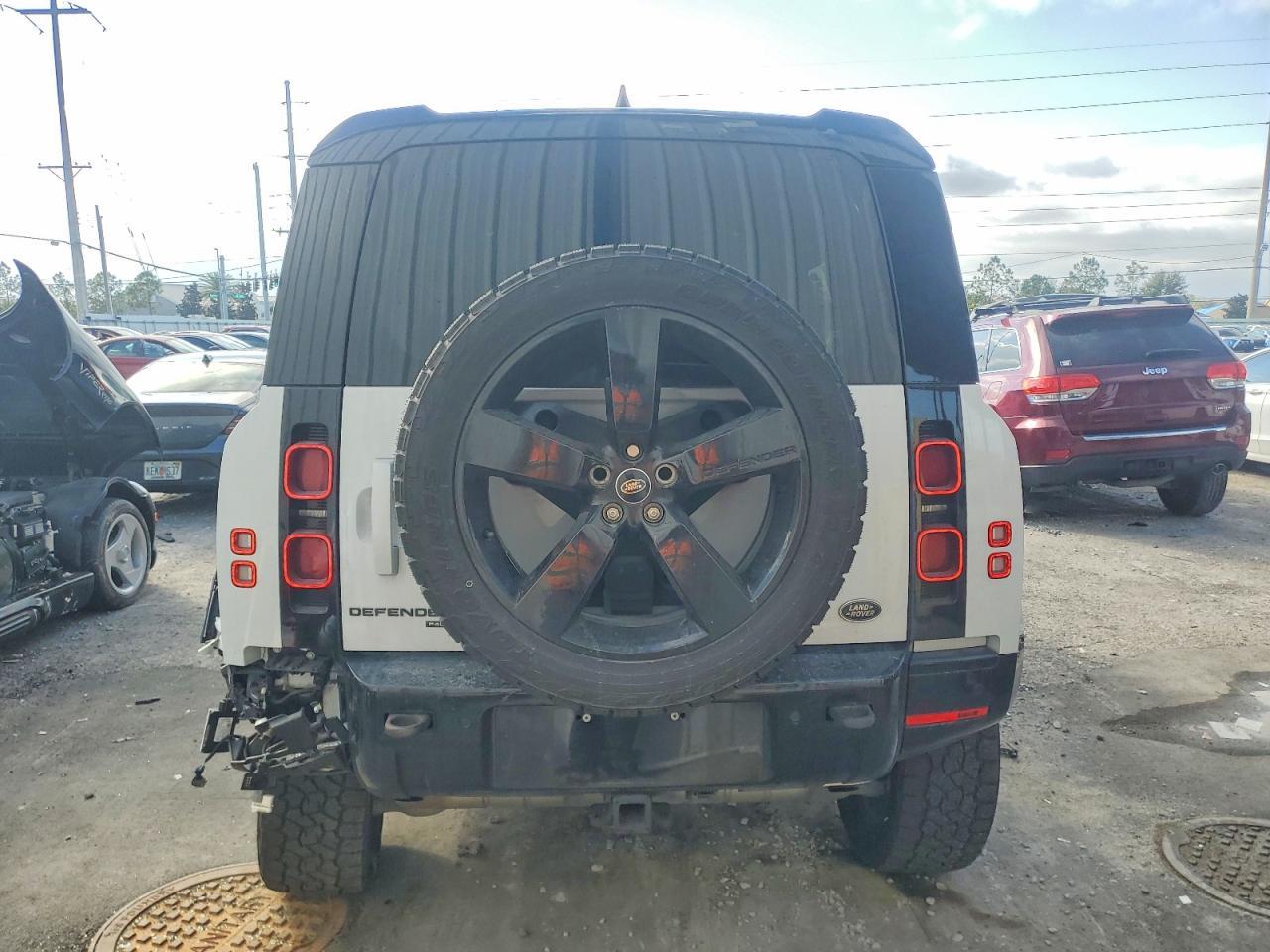 2022 LAND ROVER Defender