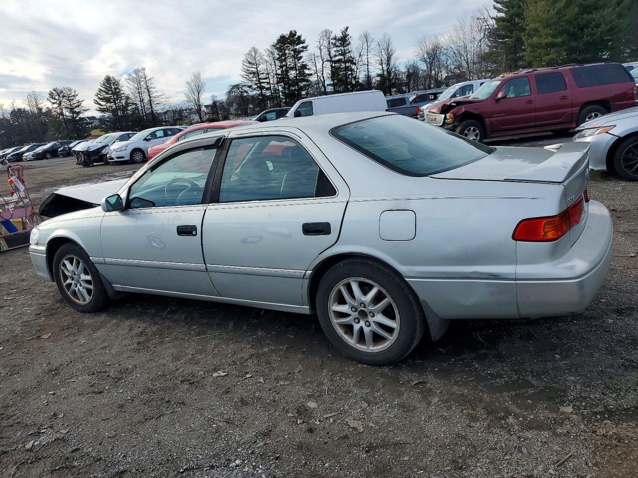 2001 TOYOTA CAMRY