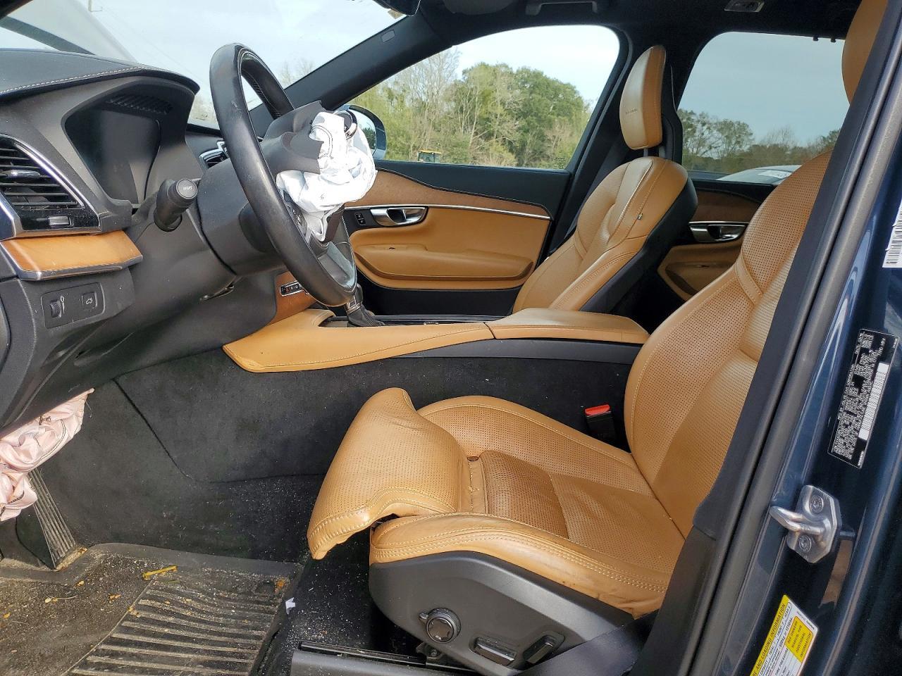 2018 VOLVO XC90