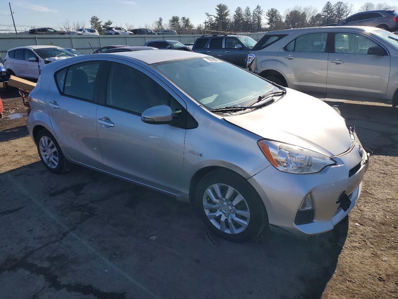 2012 TOYOTA Prius c