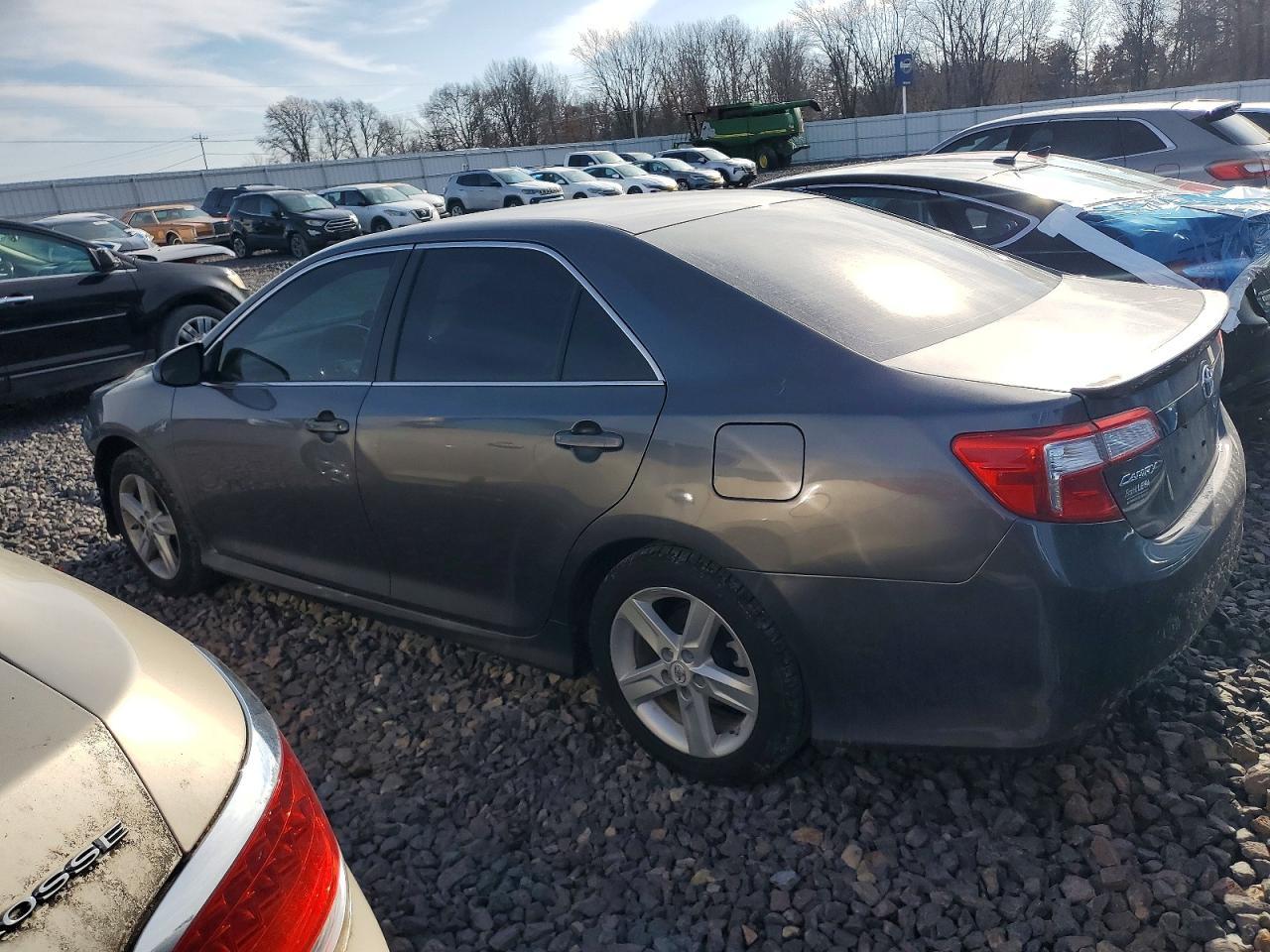 2014 TOYOTA CAMRY