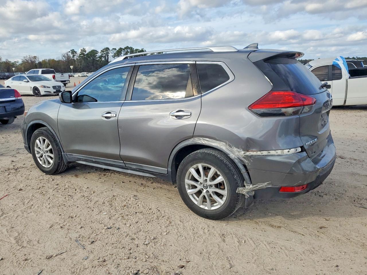 2017 NISSAN ROGUE