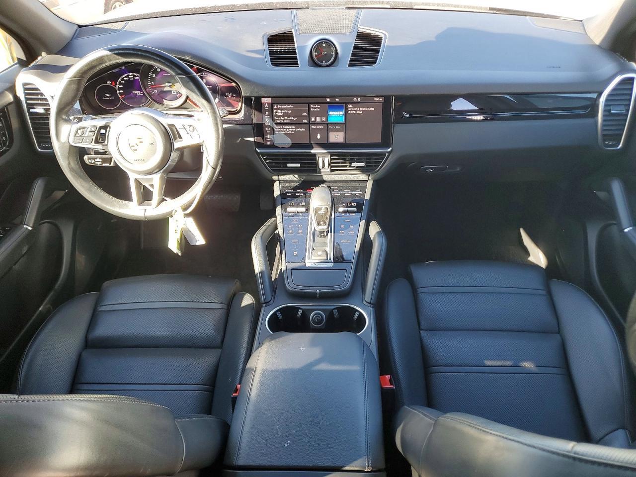 2021 PORSCHE CAYENNE