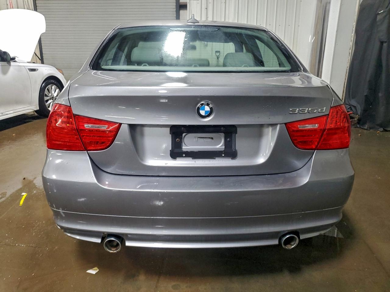 2011 BMW 3 SERIES