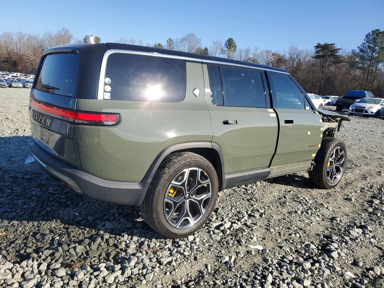 2022 RIVIAN R1s