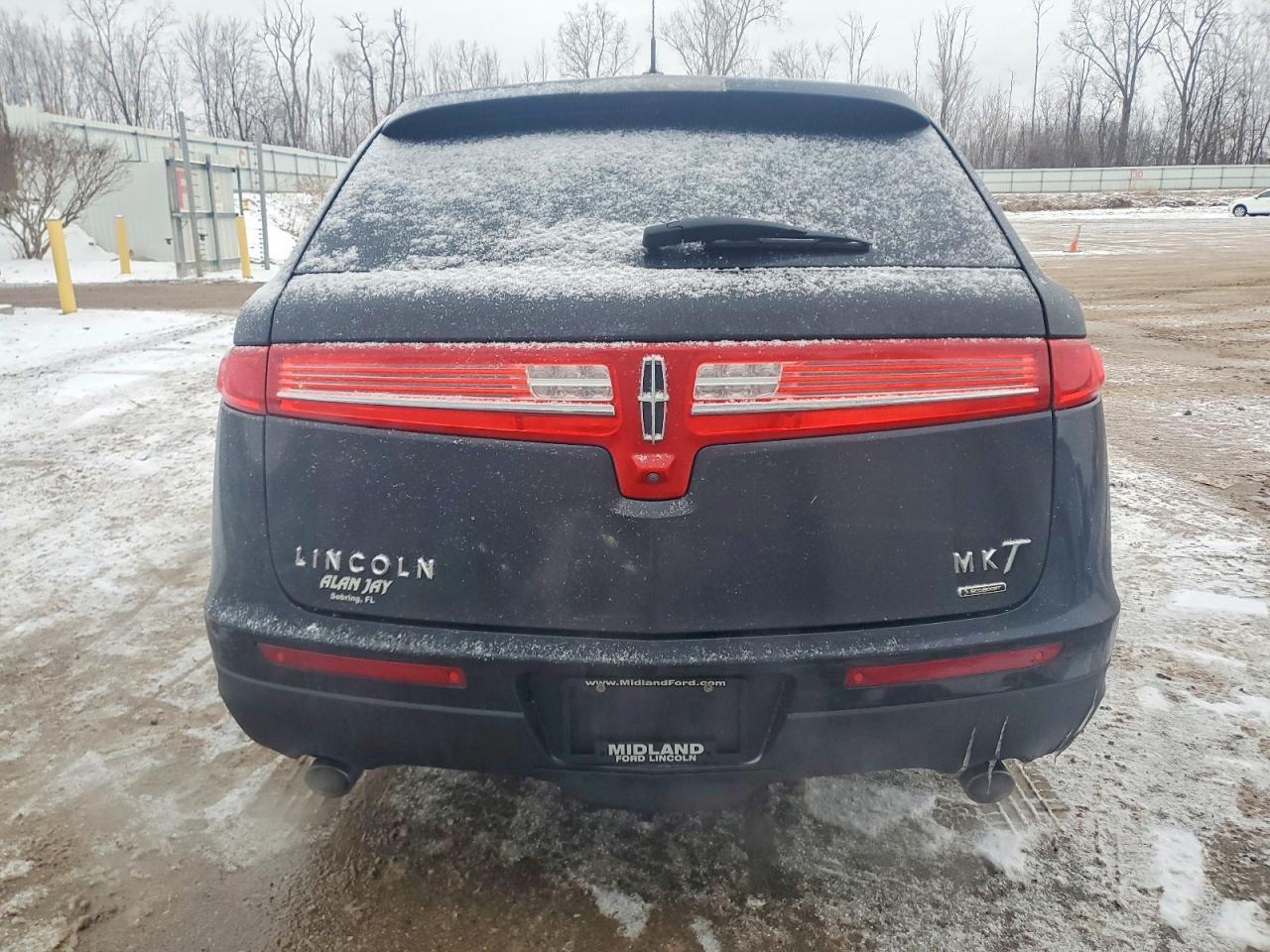 2016 LINCOLN MKT