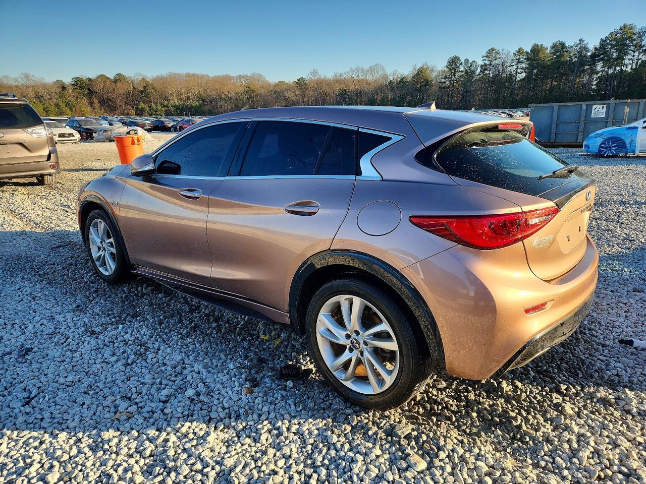 2017 INFINITI QX30