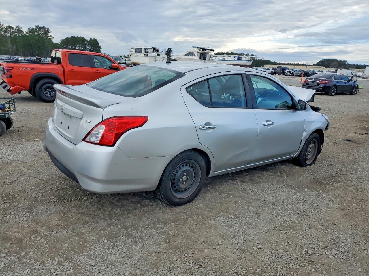2019 NISSAN VERSA