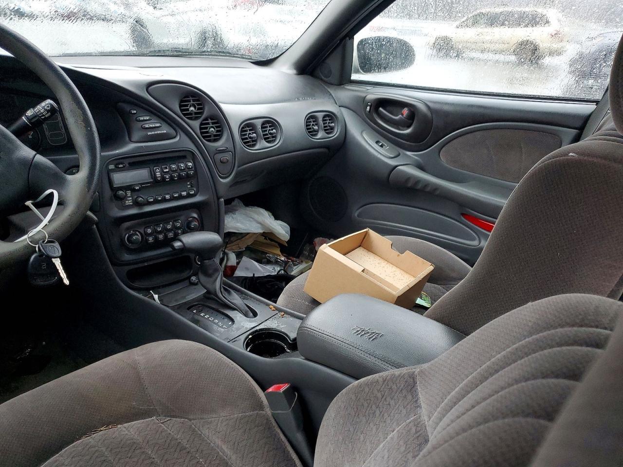 2004 PONTIAC Bonneville