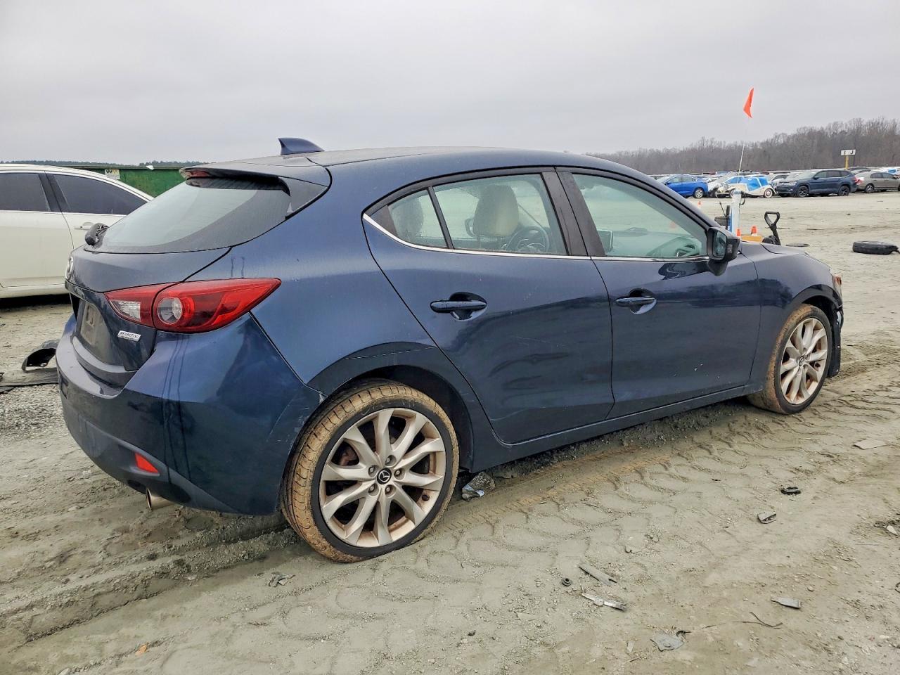 2014 MAZDA 3