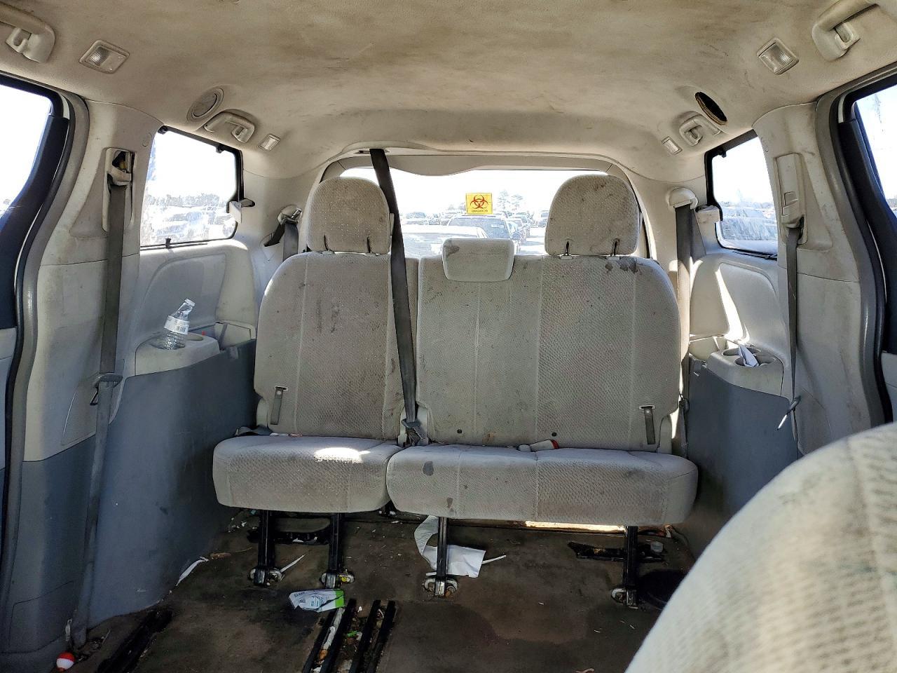 2014 TOYOTA SIENNA