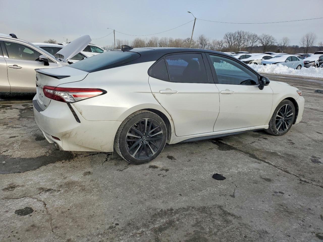 2019 TOYOTA CAMRY
