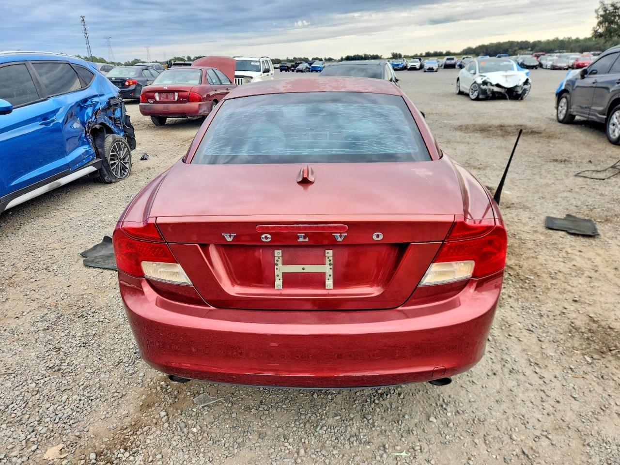 2011 VOLVO C70