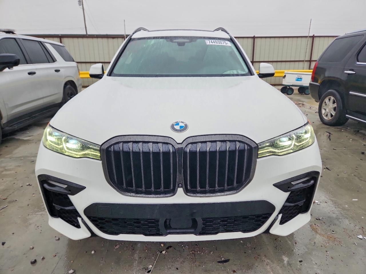 2022 BMW X7