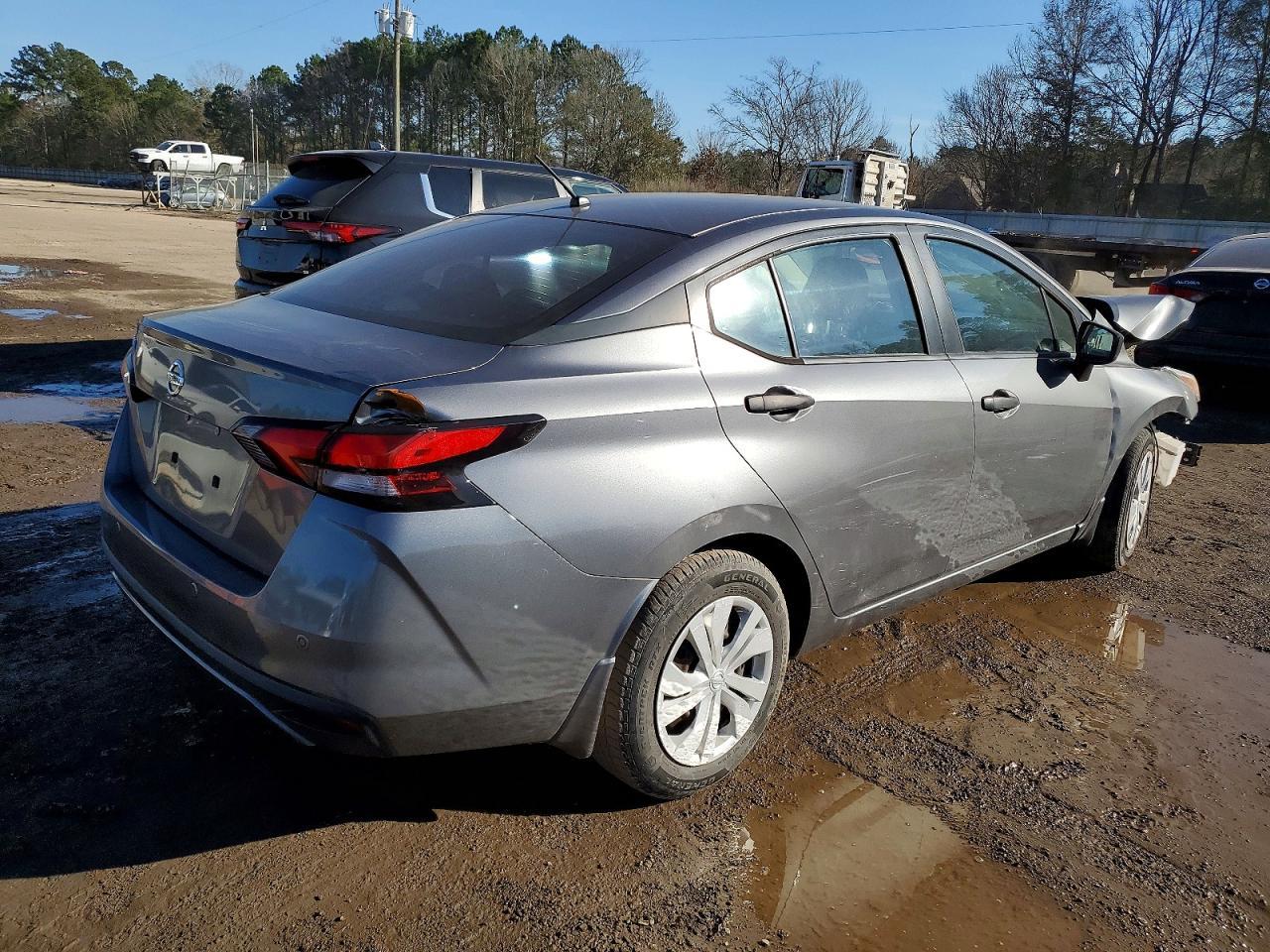 2020 NISSAN VERSA