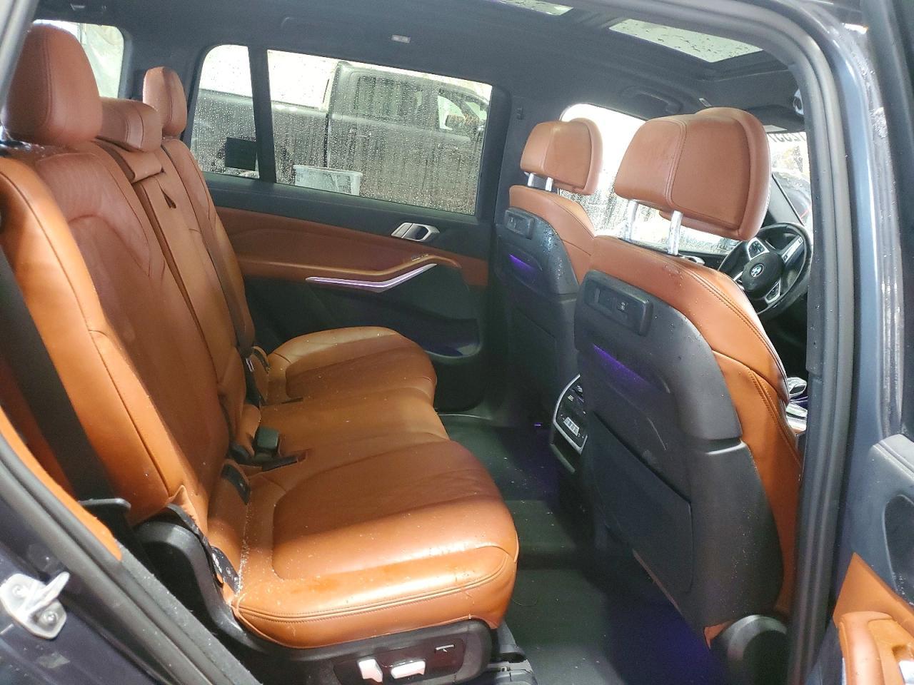 2022 BMW X7