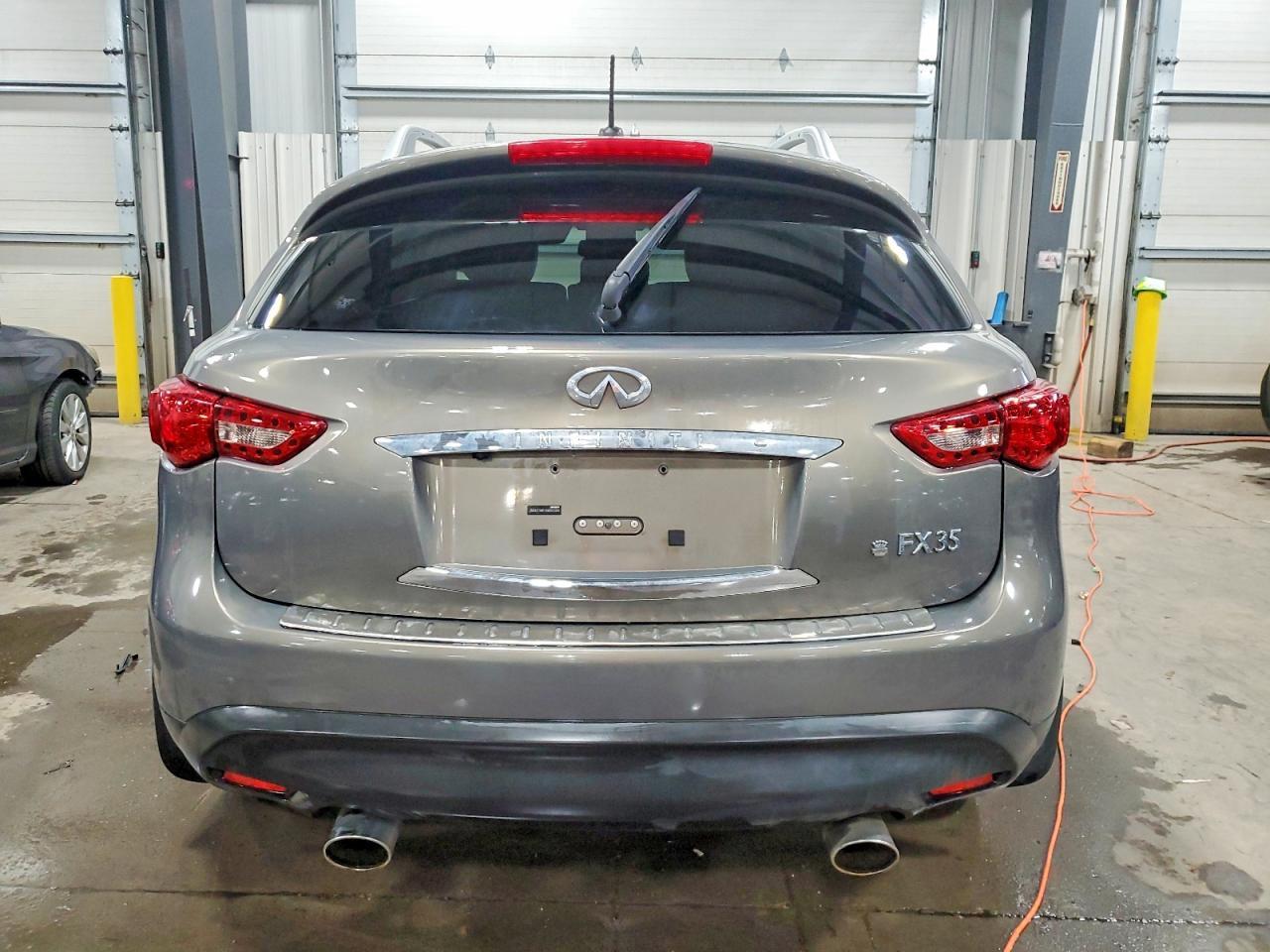 2010 INFINITI FX35