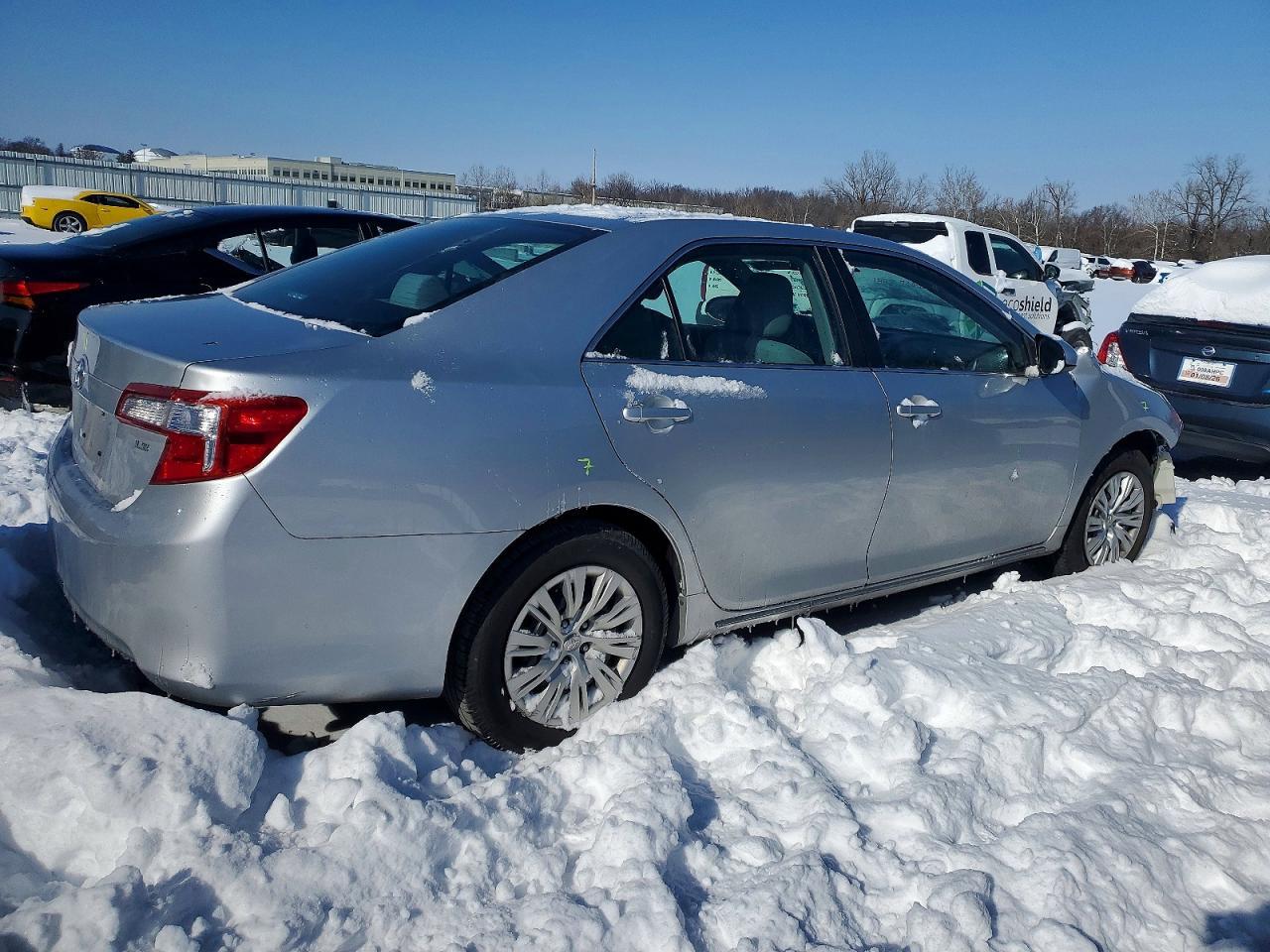 2014 TOYOTA CAMRY