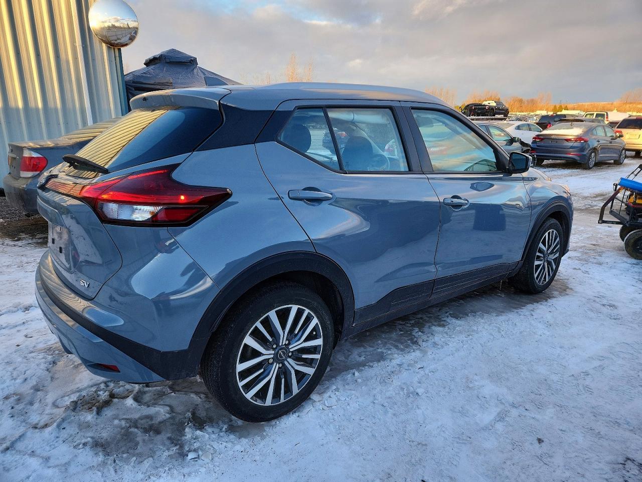 2023 NISSAN KICKS