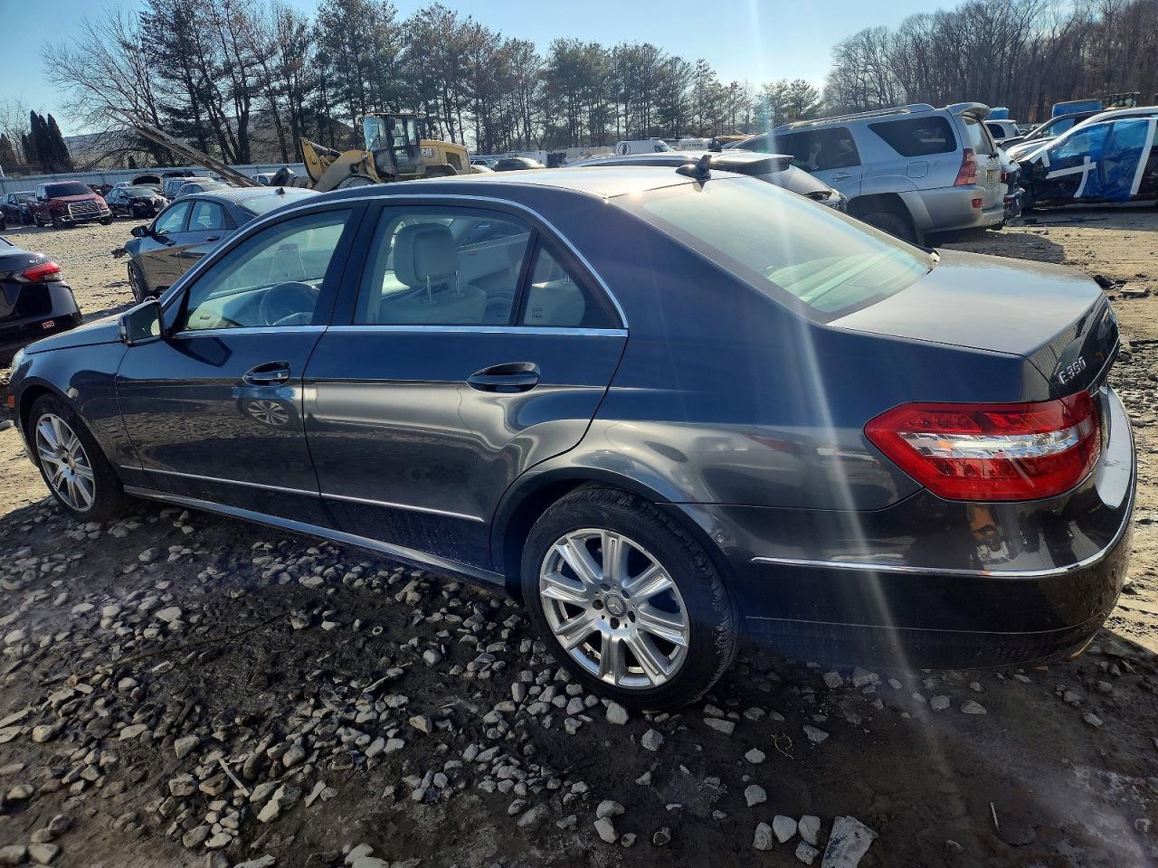 2013 MERCEDES-BENZ E-Class