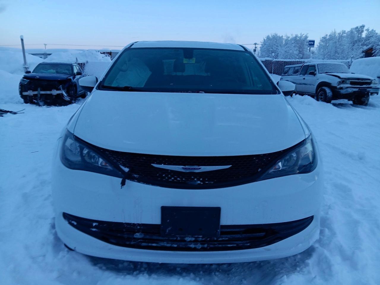 2020 CHRYSLER Voyager