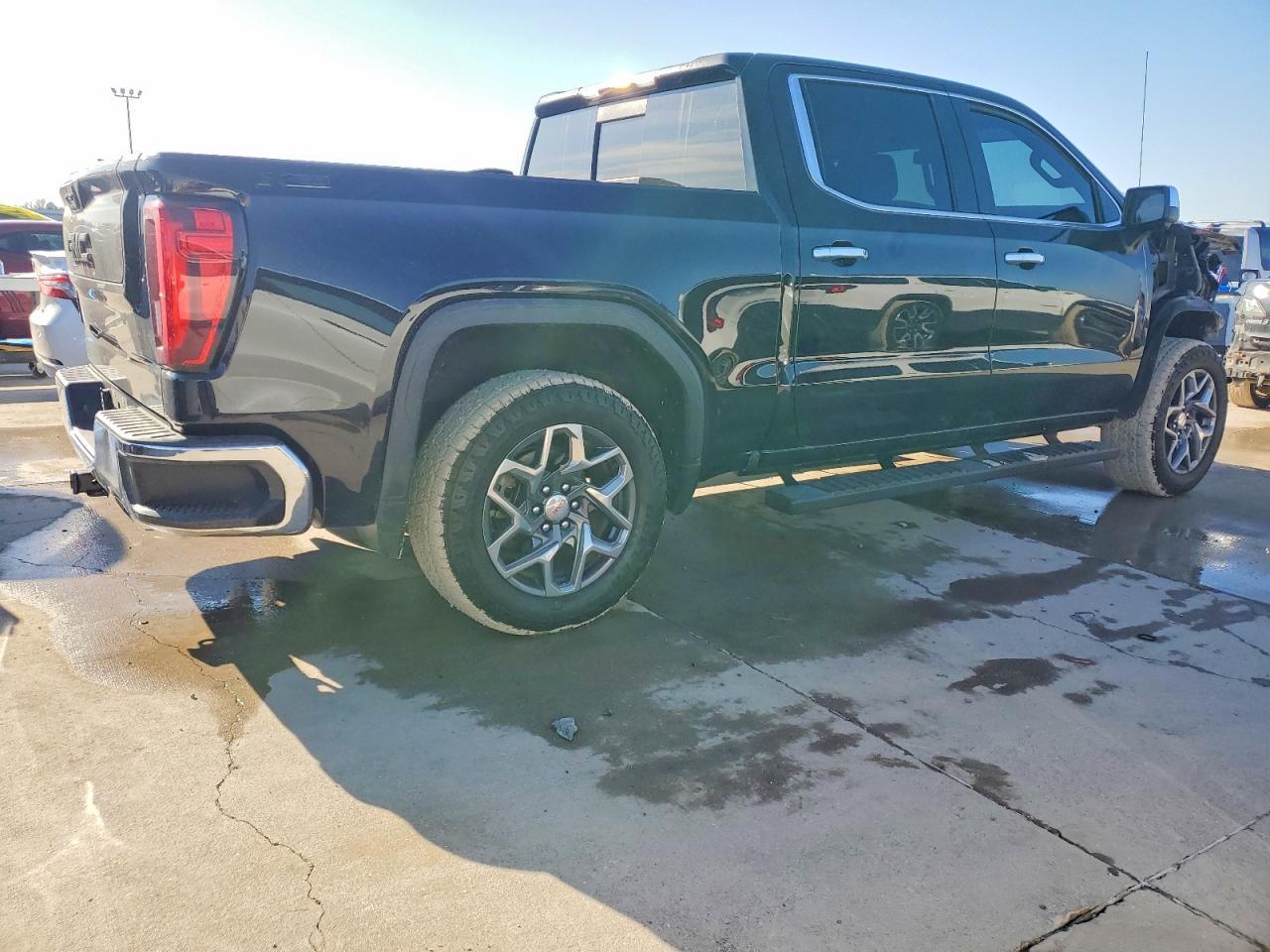 2023 GMC Sierra