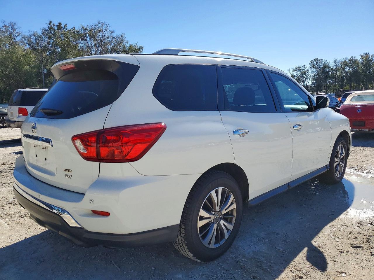 2017 NISSAN PATHFINDER