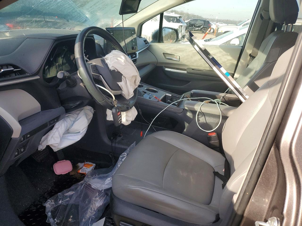 2022 TOYOTA SIENNA