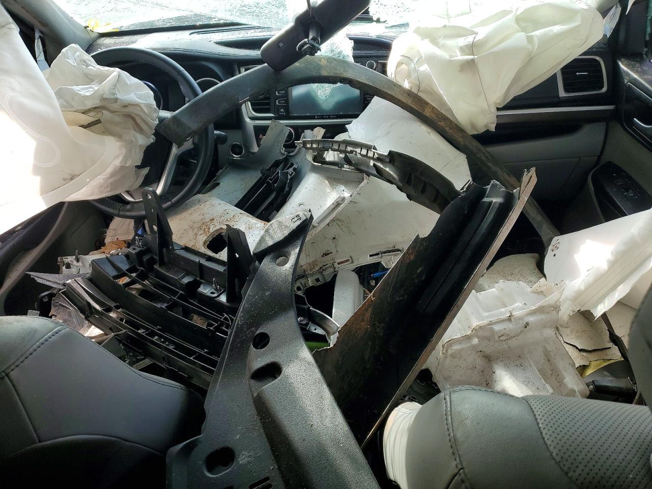 2016 TOYOTA HIGHLANDER