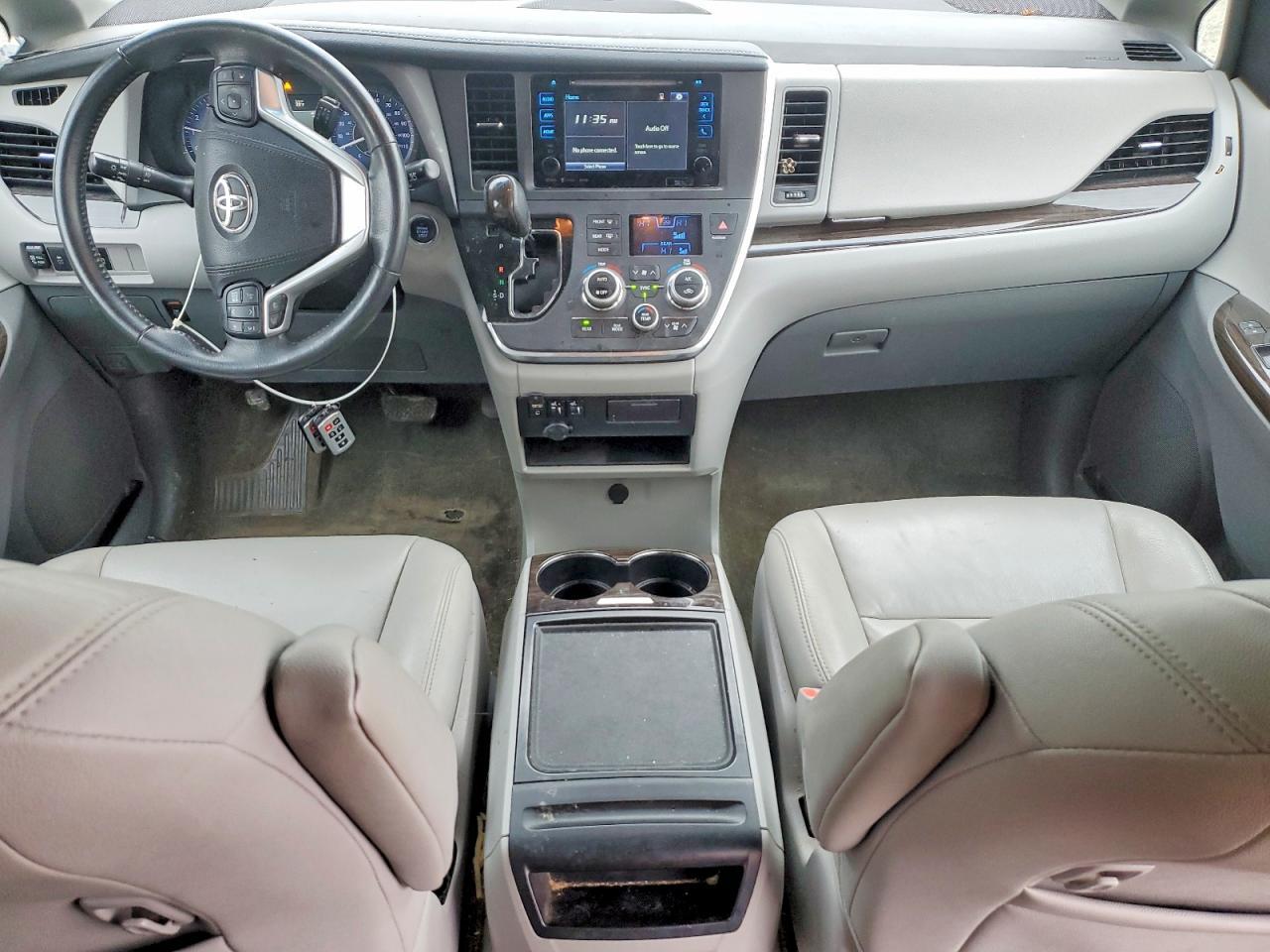 2017 TOYOTA SIENNA