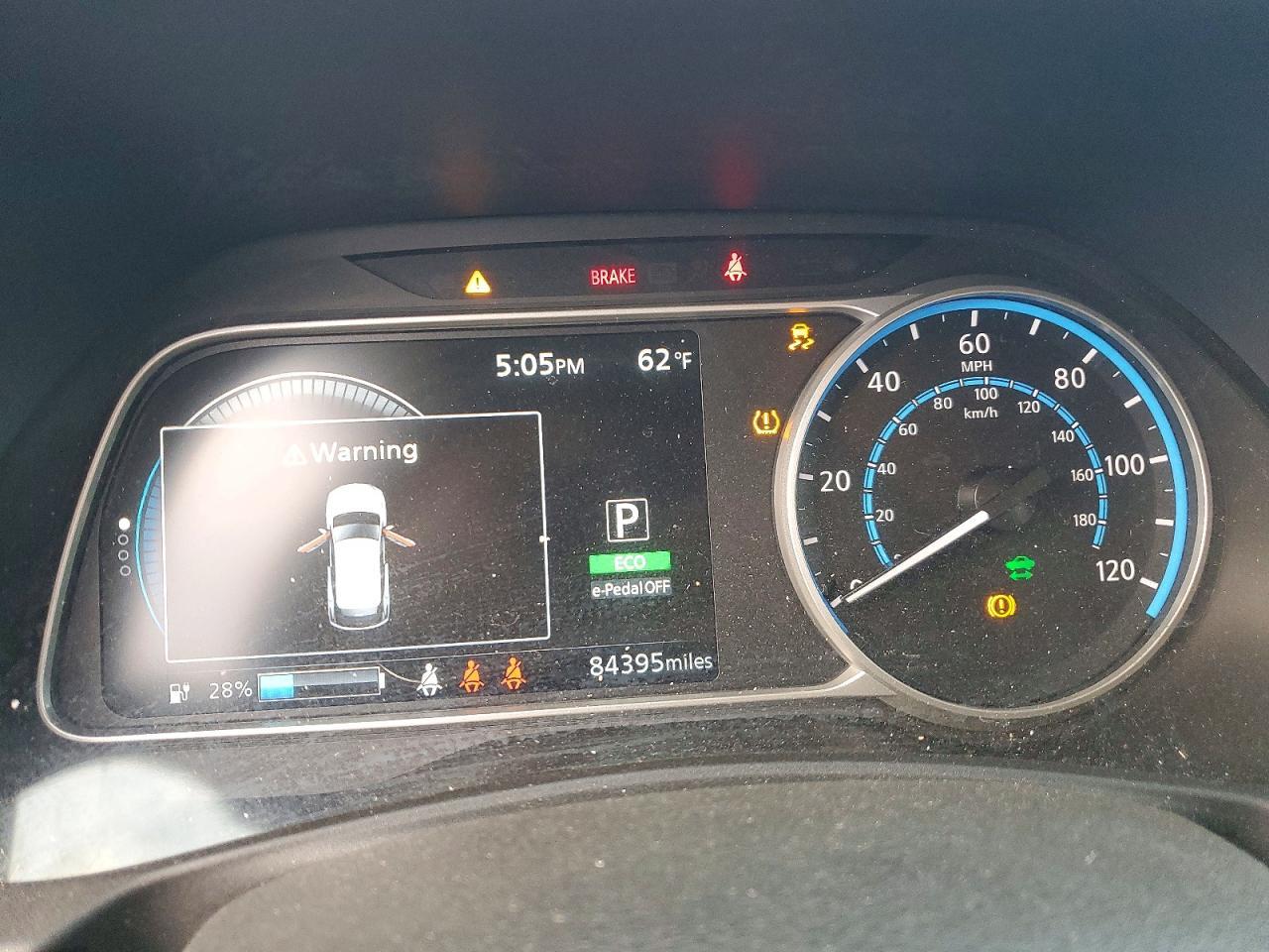 2022 NISSAN LEAF